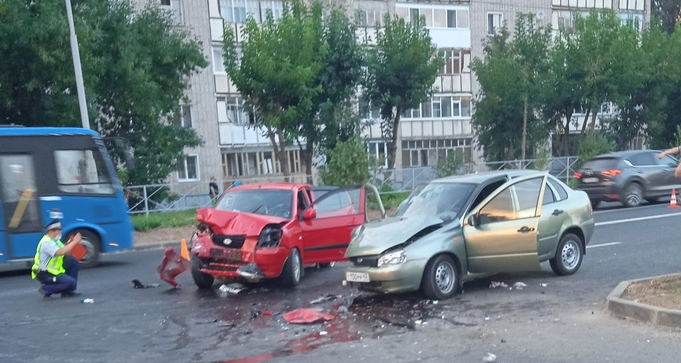 В Кирово-Чепецке на улице 60 лет Октября произошло ДТП с тремя пострадавшими 