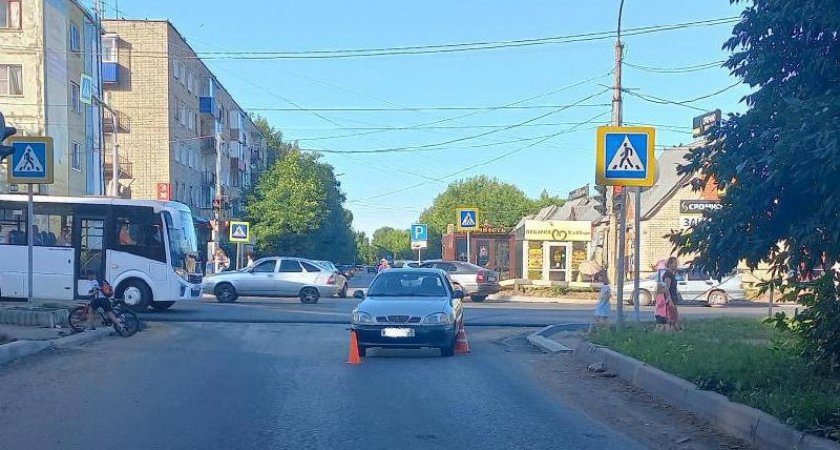 В Чепецке на Луначарского водитель иномарки переехал женщину 