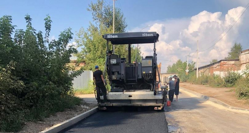 В Кирово-Чепецке продолжается ремонт дороги по улице Строителей