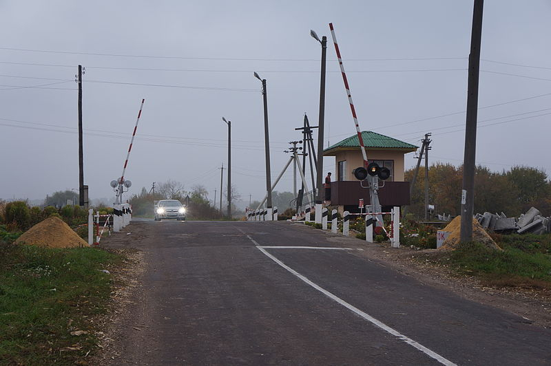 В Чепецком районе для авто перекрыли движение по железнодорожному переезду