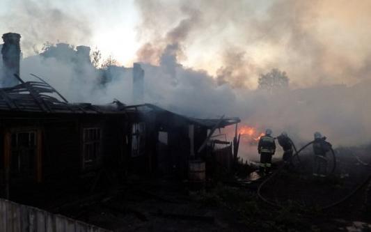 В Чепецком районе сгорел садовый дом