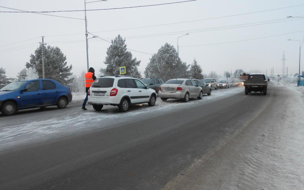 В Чепецком районе на пешеходном переходе произошло массовое ДТП