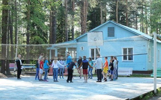 Детские лагеря Кировской области проверят после трагедии в Хабаровске
