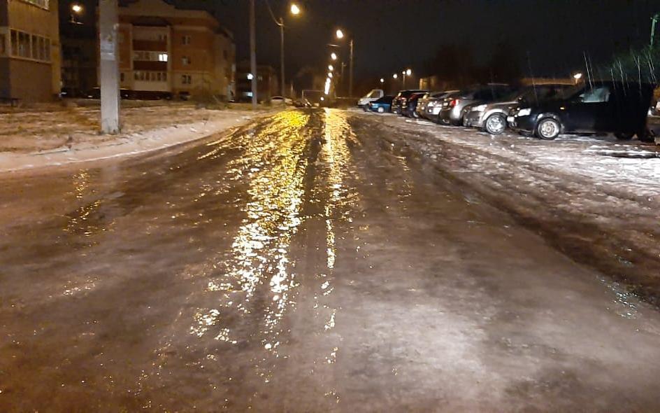 ГИБДД призывает водителей быть внимательными из-за ситуации на дорогах в Чепецке