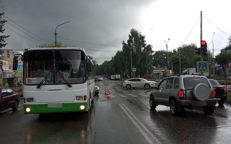 В Боево автобус сбил женщину-пешехода
