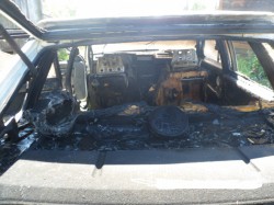 В Кирово-Чепецке вор после кражи аккумулятора поджог автомобиль