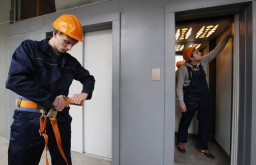 После смертельного случая в Москве в Чепецке проверят все лифты