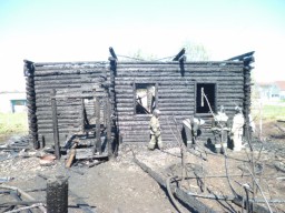 В Кирово-Чепецком районе сгорел деревянный дом