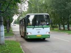 В Чепецке женщина на ходу выпала из автобуса и ударилась об асфальт