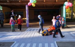 Фоторепортаж: в чепецком детском саду открыли автогородок