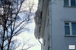 В Кирово-Чепецке на голову двенадцатилетнего подростка упал снег со льдом