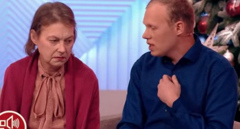 Чепчанин впервые за 28 лет встретился с матерью на шоу "Пусть говорят"