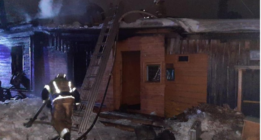 В страшном пожаре в Кировской области погибли трое детей