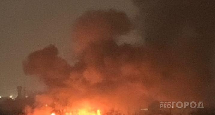 В Кирово-Чепецке загорелся жилой дом: пострадали два человека