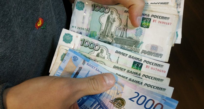 В Кирово-Чепецке мужчина украл у знакомых 135 тысяч рублей и уехал из города