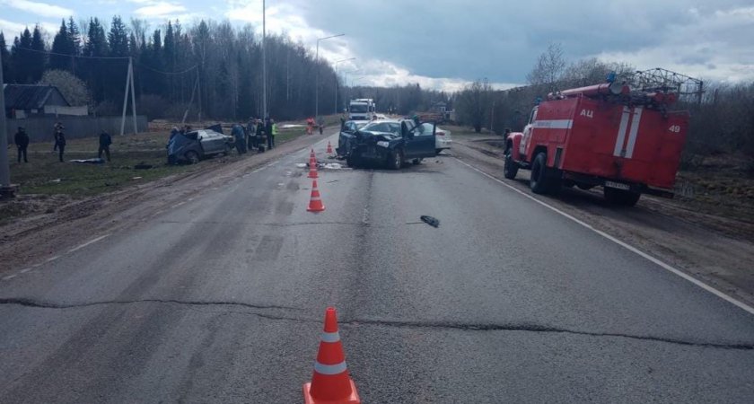 В массовой аварии в Кировской области пострадали двое детей