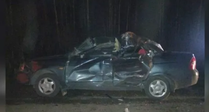 На трассе в Кировской области водитель "Лады" разбился насмерть в ДТП с фурой