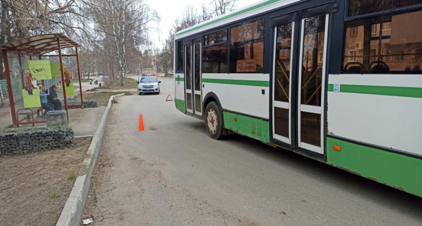 В Чепецке водители автобусов спровоцировали два ДТП, где пострадали люди