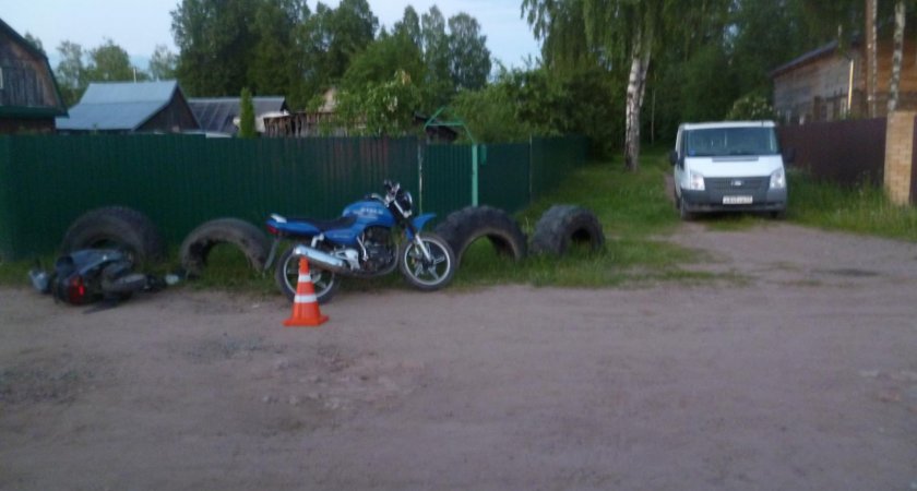 В Чепецком районе пьяный водитель скутера устроил ДТП с 15-летним мотоциклистом