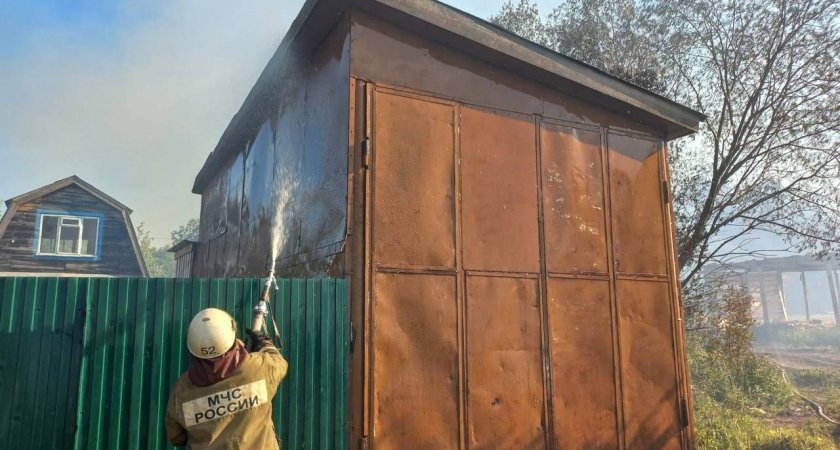 В Кирово-Чепецком районе загорелся дом