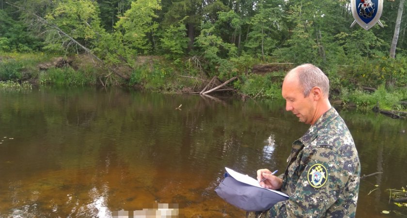 В Кировской области из воды достали тела двух мужчин, третьего до сих пор ищут