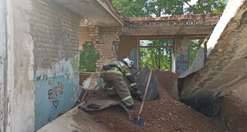 Под кирпичными завалами в Котельниче в свой день рождения погиб подросток