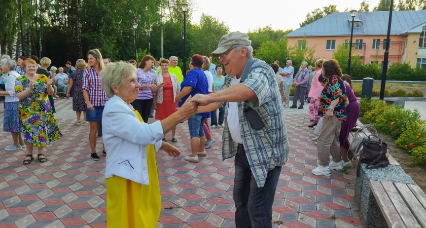 В Кирово-Чепецке завершается сезон танцевальных вечеров для ветеранов