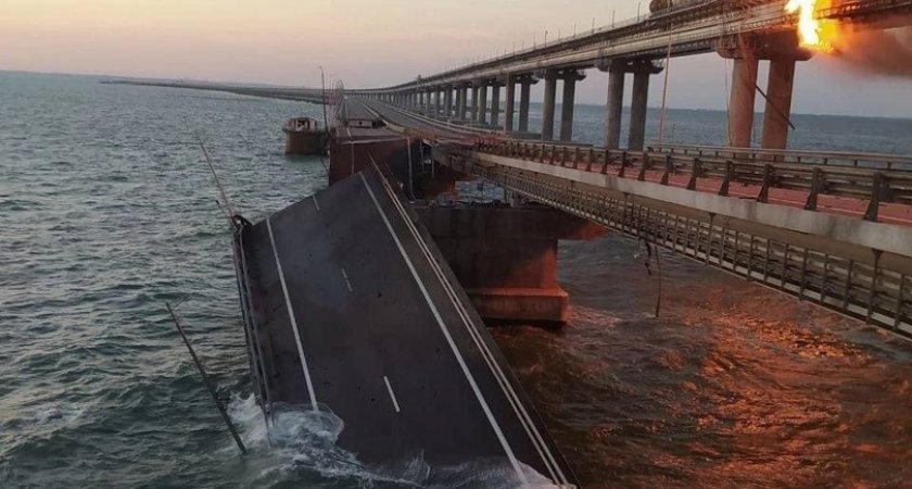 На Крымском мосту прогремел взрыв: движение закрыто
