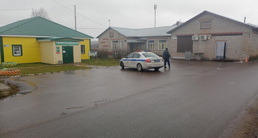 В Кирово-Чепецком районе водитель ВАЗ-21124 не справился с управлением и врезался в дом