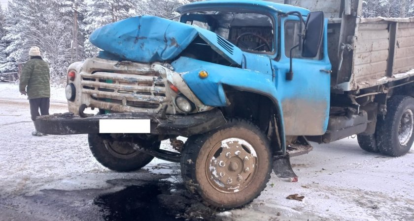 В Кирово-Чепецком районе грузовик влетел в иномарку: есть пострадавшие