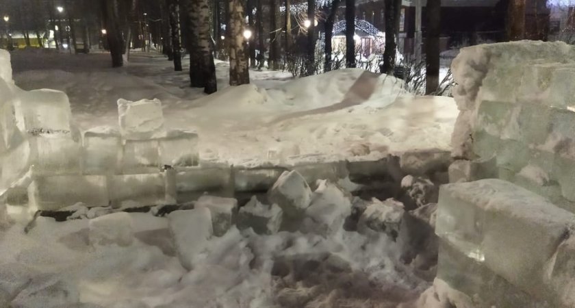 В Кировской области хулиганы разрушили ледовый лабиринт, который строили всем городом