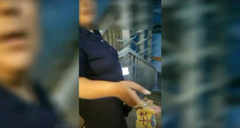 За мат на лестничной площадке чепчанку привлекли к ответственности