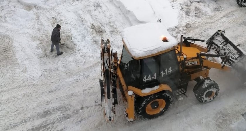 Опубликован список дворов в Чепецке, откуда вывезут снег после выходных