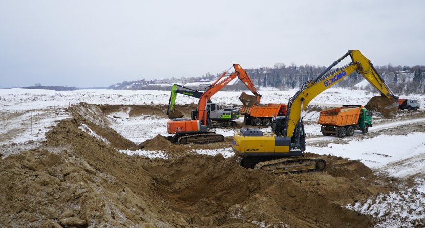 Филиал «КЧХК» продолжает руслорегулирующие работы на реке Вятка