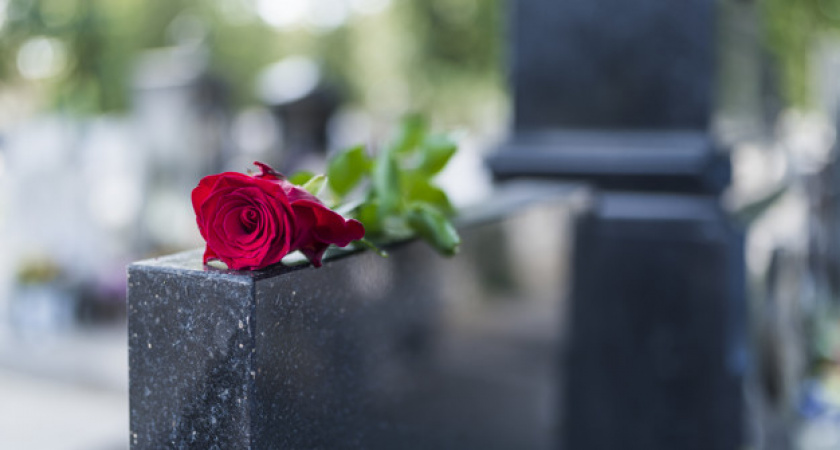 Не упустите выгоду: почему памятник стоит заказать до начала теплого сезона