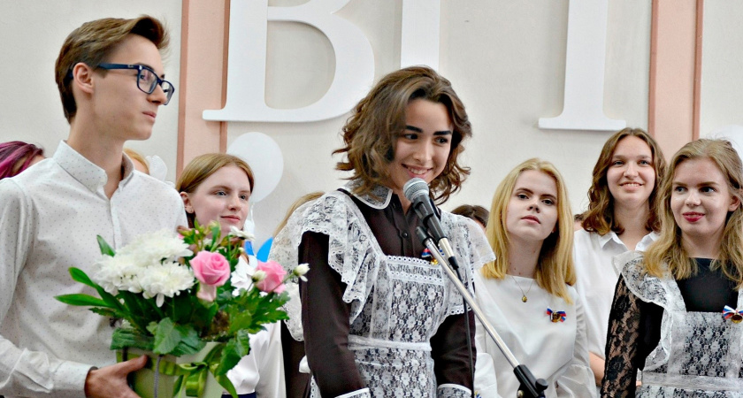 Известна дата проведения последних звонков в школах Кировской области