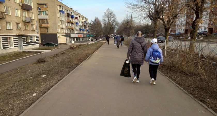 Бесплатное питание в школах и штраф для перепланировку: что изменится в России с мая