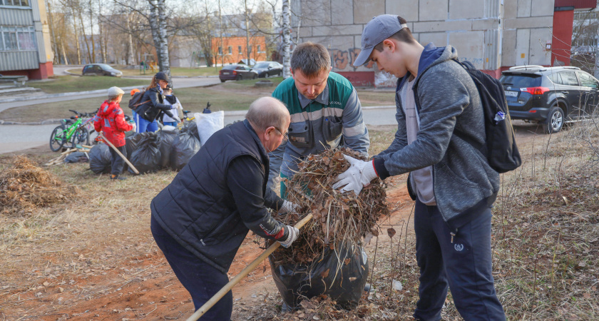 "Уралхим" провел субботники в Кирово-Чепецке