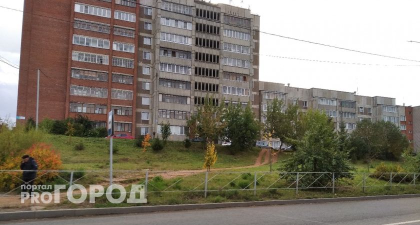 В Кирово-Чепецке подрядчики оставили жильцов двух домов без крыши над головой