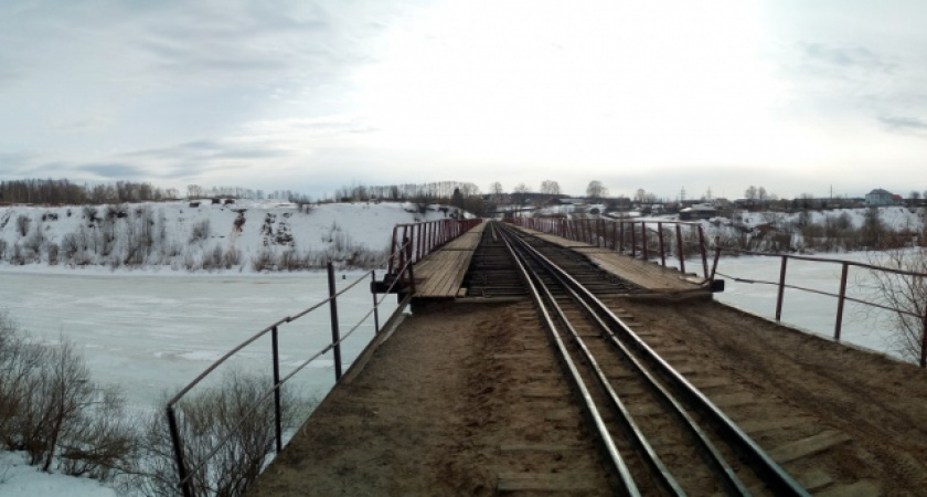 С 1 января меняется расписание поездов между центром Кирово-Чепецка и Каринторфом