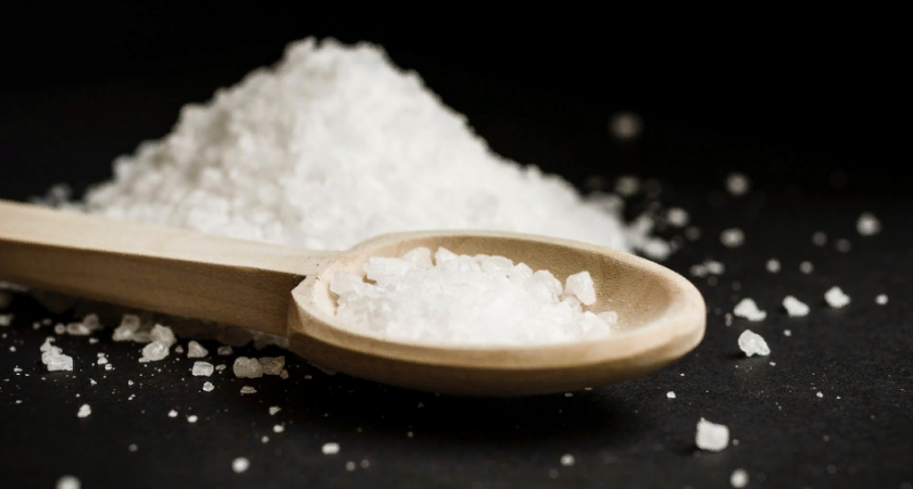 Посыпьте соль у порога и спите спокойно: старая хитрость по-прежнему актуальна