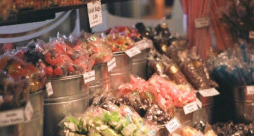 Яд в фантике: Роскачество назвало конфеты, которые ни в коем случае нельзя покупать на Пасху