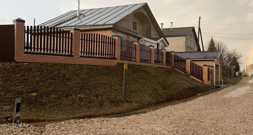 Россияне кипят от ярости: в мае начнут штрафовать за забор на даче или огороде