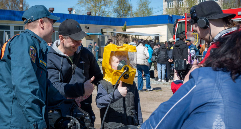 Филиал "КЧХК" организовал экскурсию для детей сотрудников в пожарную часть