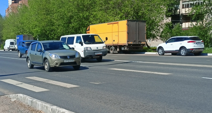 В Кирово-Чепецке на одной улице на месяц перекроют движение машин 