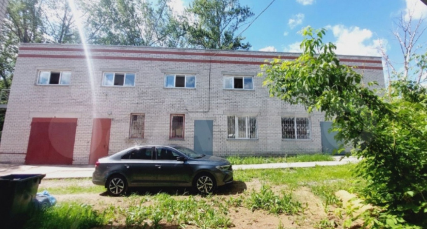 В Кирово-Чепецке ищут нового владельца для маленького административного здания