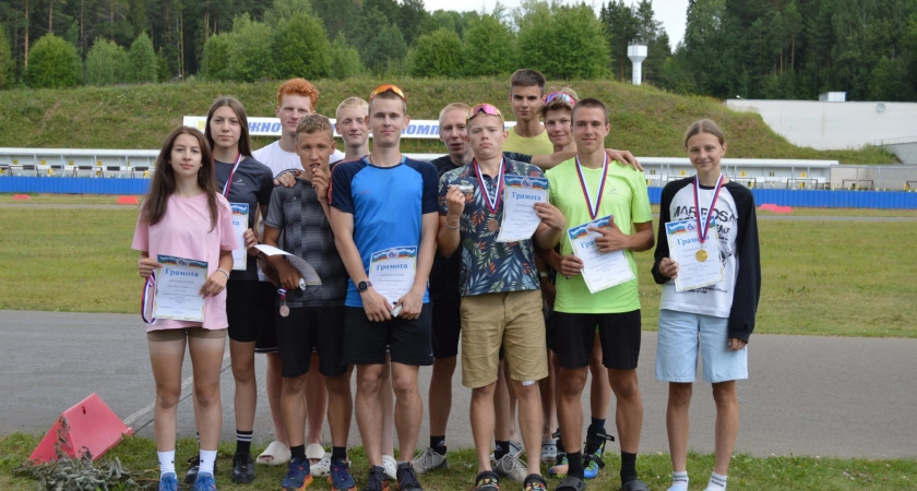В Кирово-Чепецке разгорелось соперничество за медали по летнему биатлону