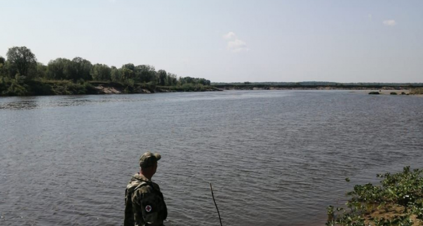 В Пижанском районе мужчина не смог выбраться из пруда