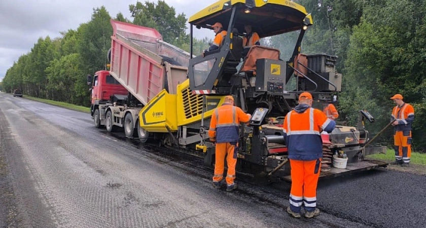 В Кирово-Чепецком районе как попало уложили кусочек асфальта до Васькино