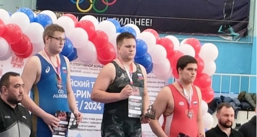 Чепецкие спортсмены поборолись за золото на Всероссийском турнире